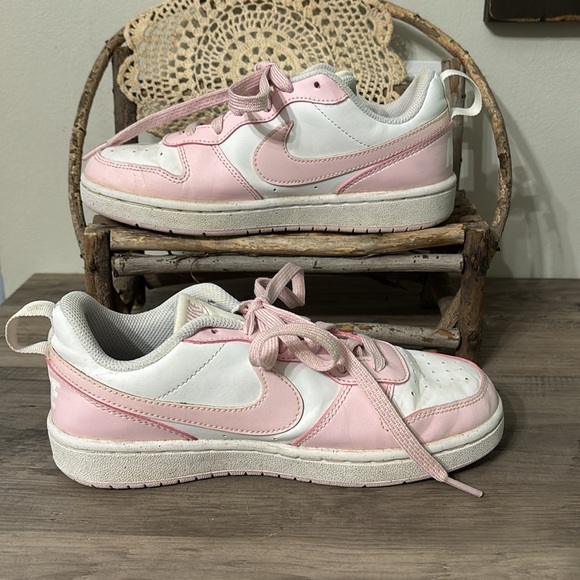 PRE OWNED  YOUTH 4 Nike Court Borough Low Recraft sneaker PINK AND WHITE - Picture 3 of 14
